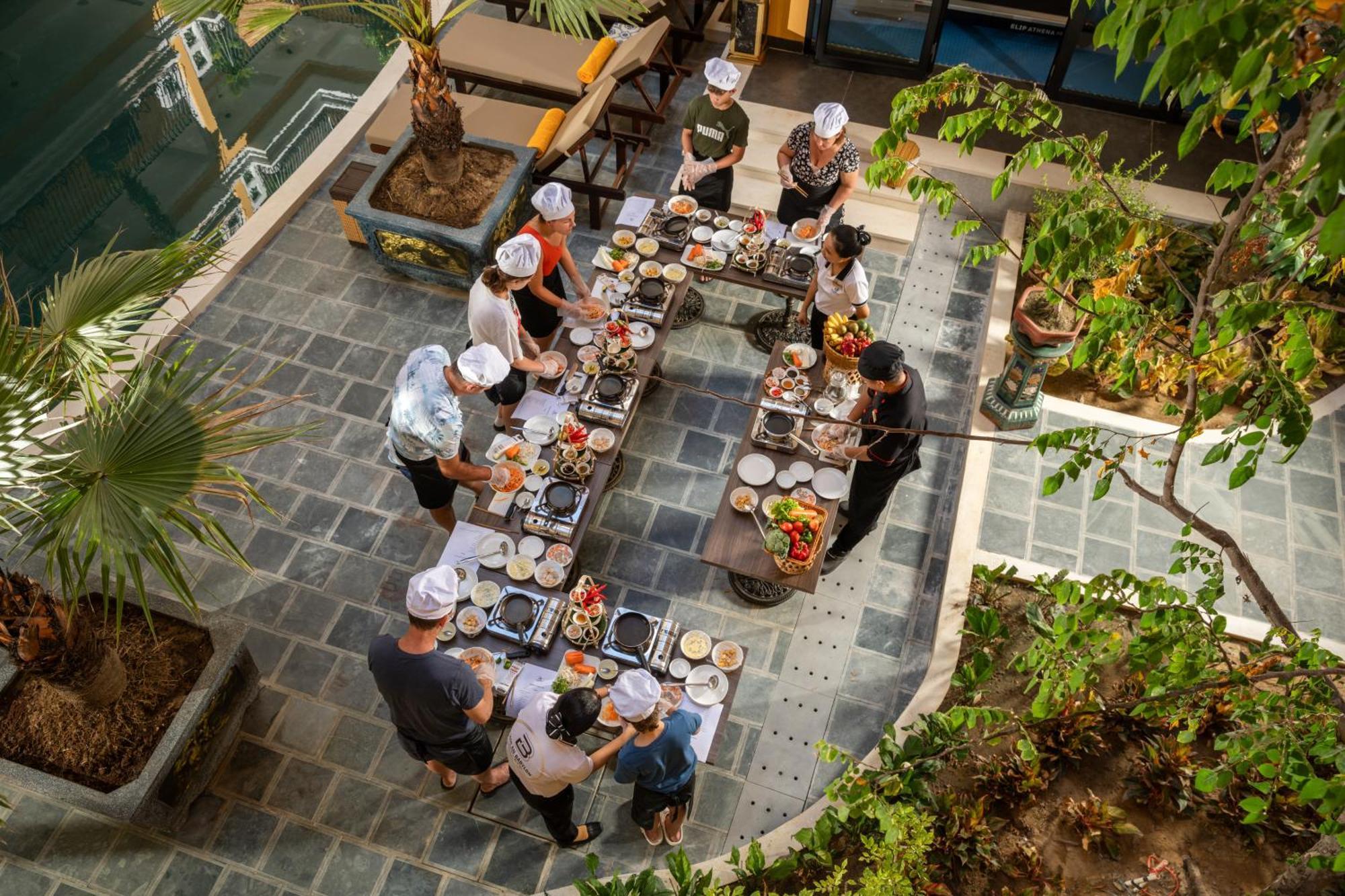 Hoi An Babylon Riverside Hotel & Spa Buitenkant foto