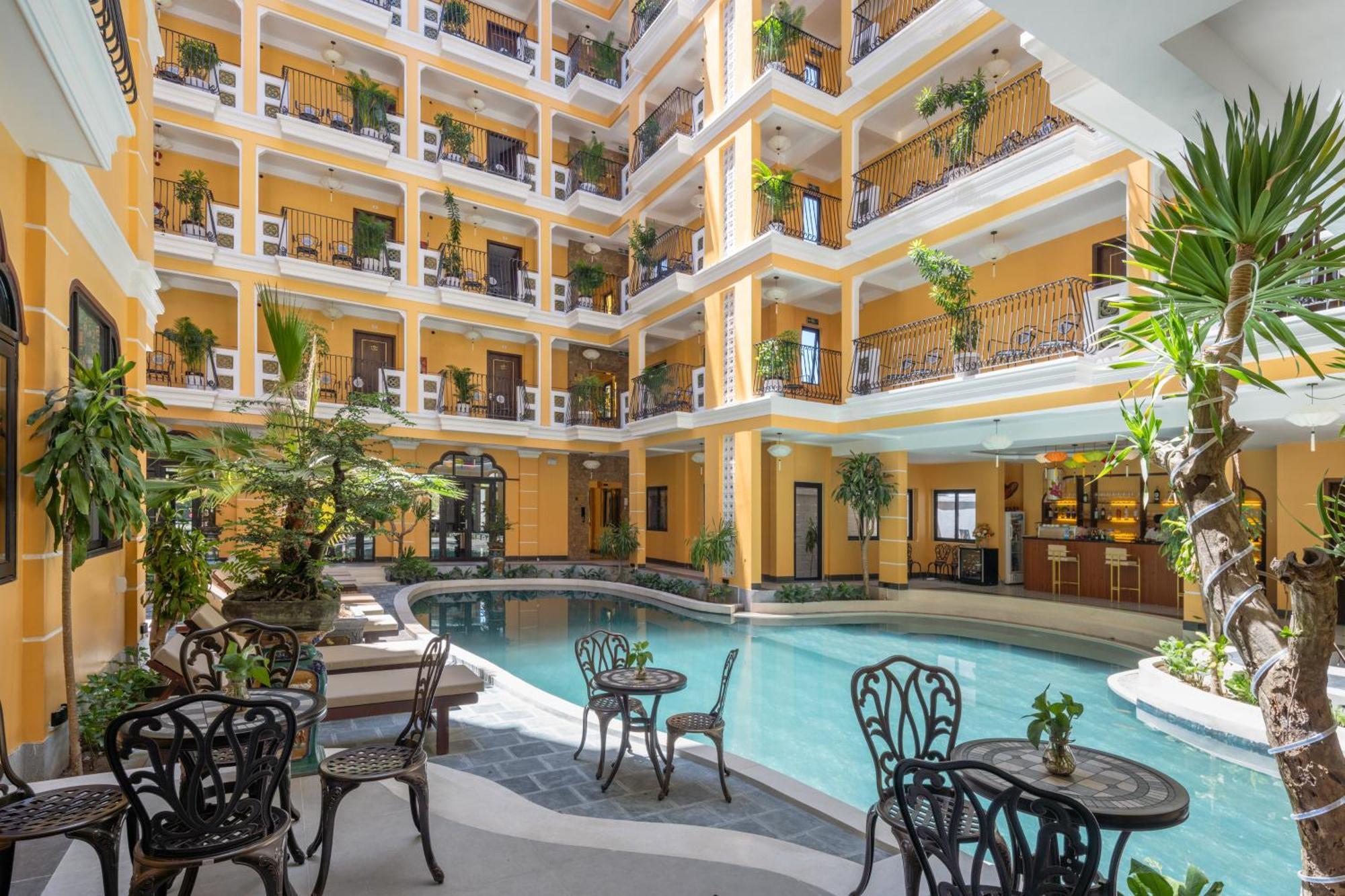Hoi An Babylon Riverside Hotel & Spa Buitenkant foto